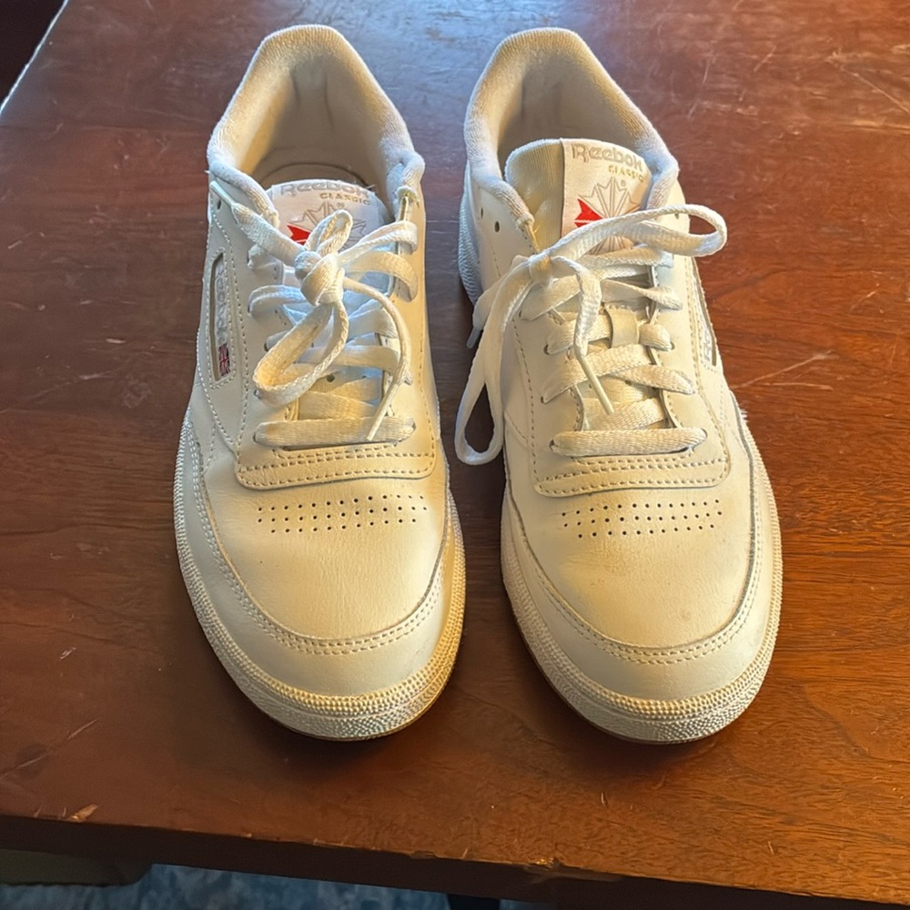Reebok Club Classic white sneaker size 9.5